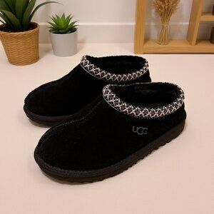 The UGG Kids' Tasman ll Slippers in size 1 (Black)